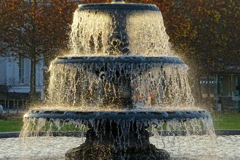 Fountain. The Thai for "fountain" is "น้ำพุ". Fountain. The Thai for "fountain" is "น้ำพุ".