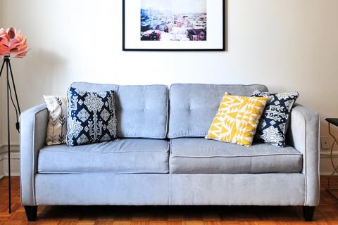 Sofa. The Ukrainian for "sofa" is "диван". Sofa. The Ukrainian for "sofa" is "диван".