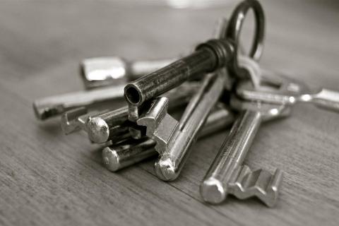 Key. The Ukrainian for "key" is "ключ". Key. The Ukrainian for "key" is "ключ".