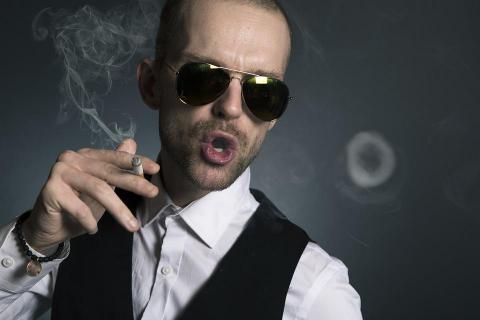 To smoke. The Ukrainian for "to smoke" is "палити". To smoke. The Ukrainian for "to smoke" is "палити".